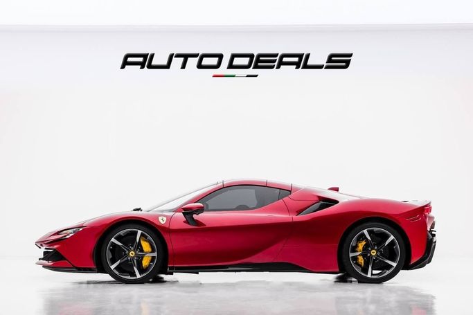 Подержанный Ferrari SF90 Stradale Spider I, 4.0 л, 2024 в Дубае от AUTO DEALS Красный цвет. GCC | AUTO.AE