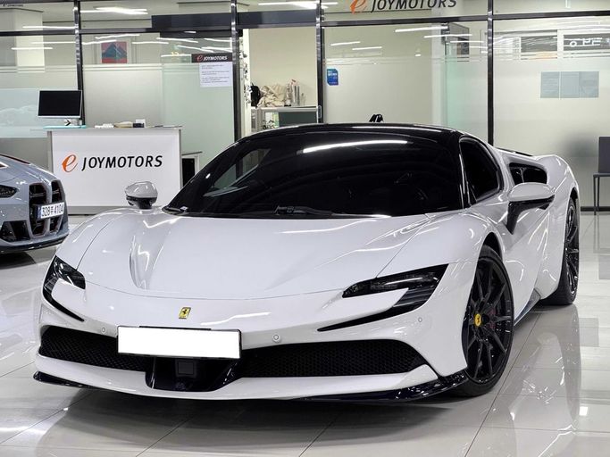 Подержанный Ferrari SF90 Stradale I, 4.0 л, 2022 в Дубае от Fair Import Белый цвет. Корейская | AUTO.AE