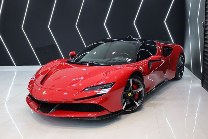 Подержанный Ferrari SF90 Stradale I, 4.0 л, 2022 в Дубае от Sanam Cars Красный цвет. GCC | AUTO.AE | Объявление #253519
