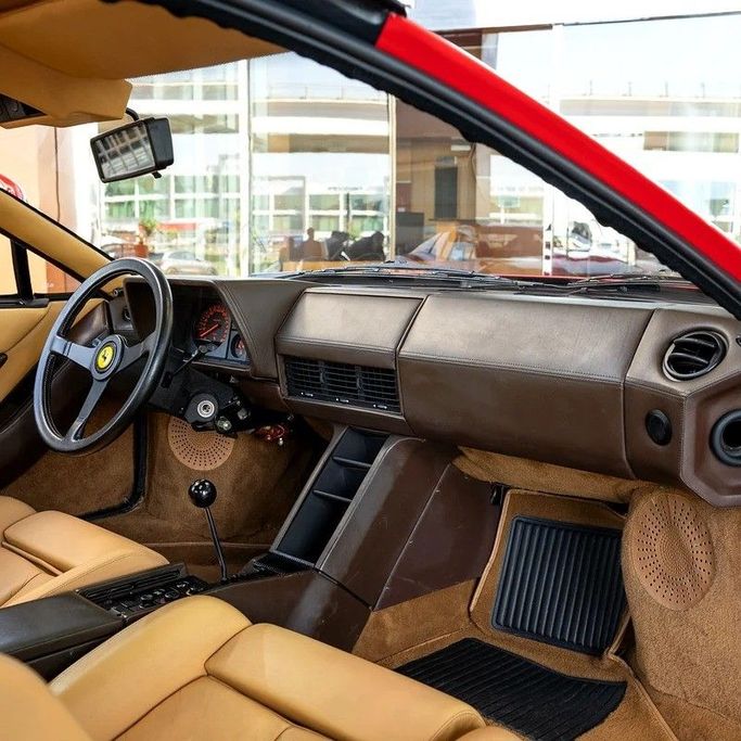 Подержанный Ferrari Testarossa, 4.9 л, 1986 в Дубае от Q Motors Красный цвет.  | AUTO.AE