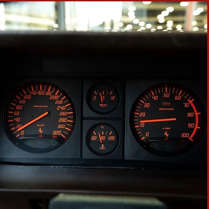 Подержанный Ferrari Testarossa, 4.9 л, 1986 в Дубае от Q Motors Красный цвет.  | AUTO.AE