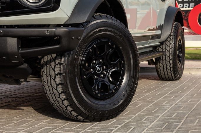 Подержанный Ford Bronco VI, 2.7 л, 2021 в Дубае от Linda Cars Серый цвет. GCC | AUTO.AE