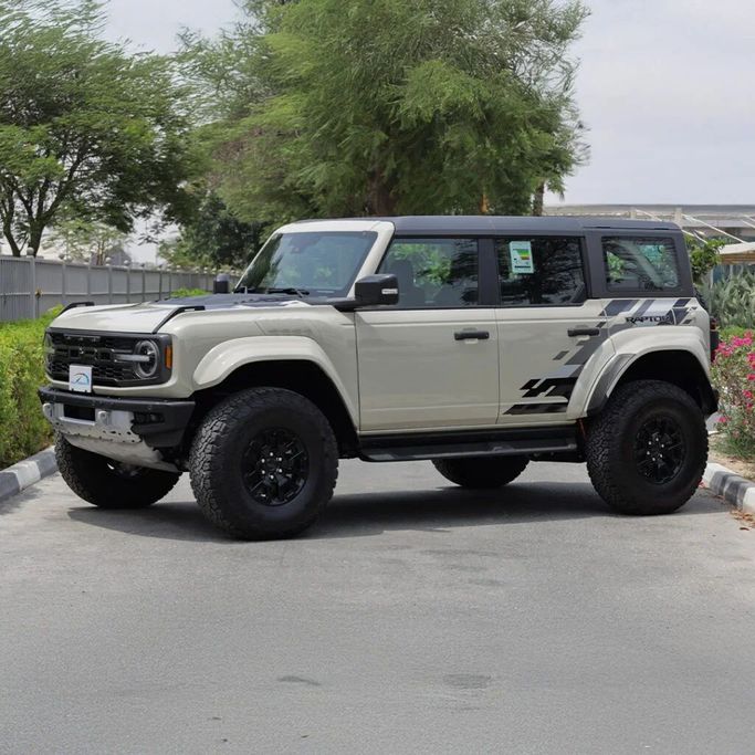 Новый Ford Bronco VI, 2.7 л, 2025 в Дубае от Auto Max Group Серебристый цвет. GCC | AUTO.AE