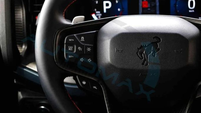 Новый Ford Bronco VI, 2.7 л, 2025 в Дубае от Auto Max Group Серебристый цвет. GCC | AUTO.AE