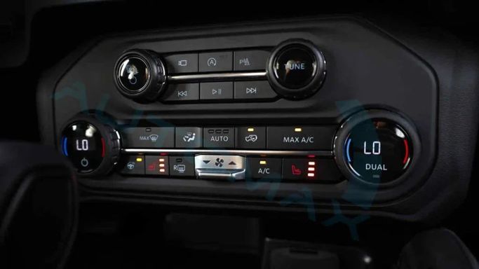 Новый Ford Bronco VI, 2.7 л, 2025 в Дубае от Auto Max Group Серебристый цвет. GCC | AUTO.AE