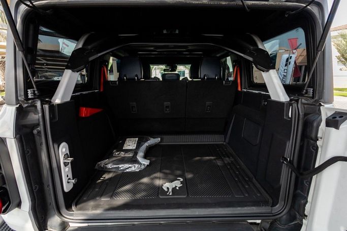 Used Ford Bronco VI, 3.0 l, 2023 in Dubai by Linda Cars, White color. GCC Specs | AUTO.AE