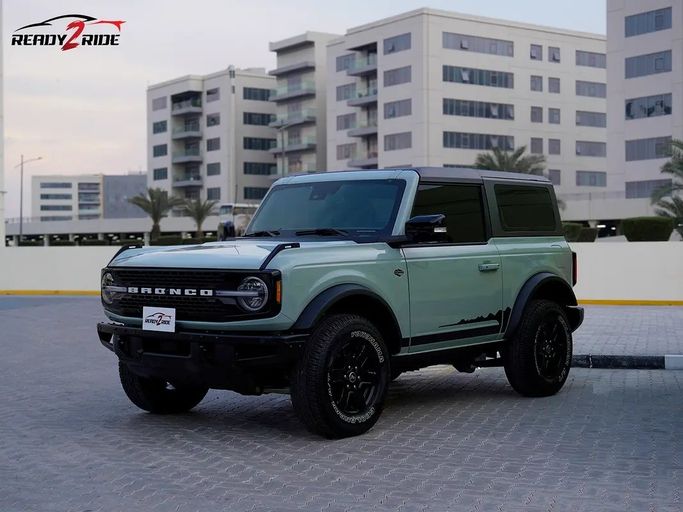 Подержанный Ford Bronco VI, 2.7 л, 2021 в Дубае от READY 2 RIDE MOTORS Серебристый цвет.  | AUTO.AE