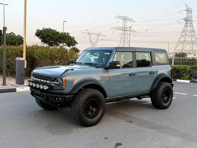 Подержанный Ford Bronco VI, 2.3 л, 2021 в Дубае от ALMUWAFAQ MOTORS Тёмно-синий цвет. GCC | AUTO.AE | Объявление #264322
