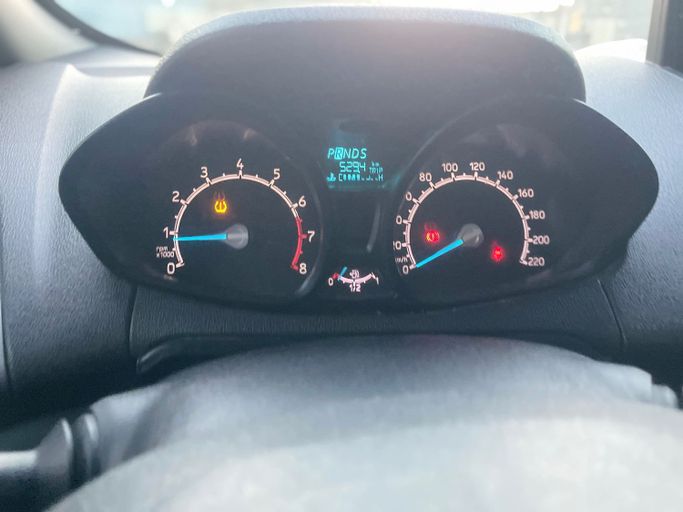 Подержанный Ford EcoSport II, 1.6 л, 2017 в Дубае от Mohamed Белый цвет. GCC | AUTO.AE