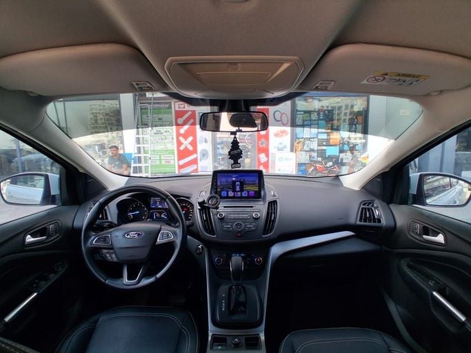 Used Ford Escape III Facelift, 2.5 l, 2019 in Dubai, White color. GCC Specs | AUTO.AE