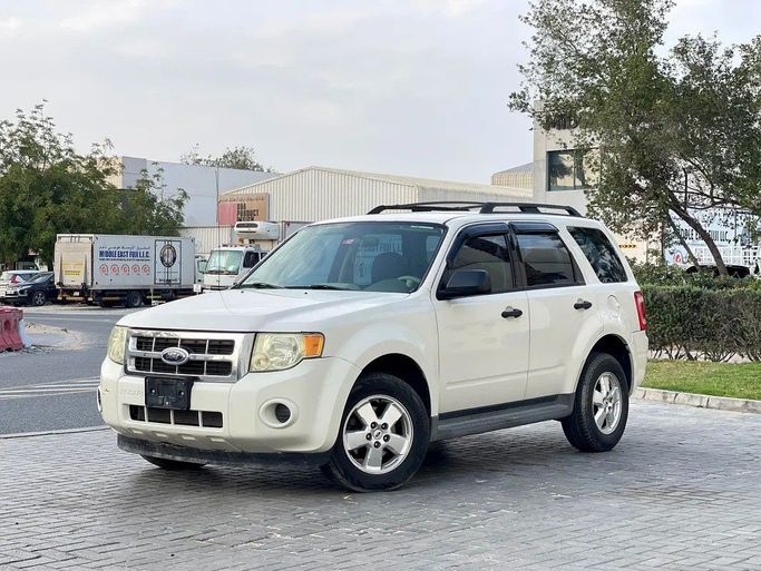 Подержанный Ford Escape II, 2.5 л, 2009 в Дубае от INFINITY DRIVE Белый цвет. GCC | AUTO.AE