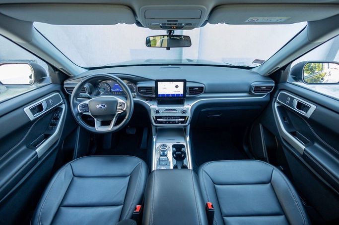 Подержанный Ford Explorer VI, 2.3 л, 2022 в Дубае от Linda Cars Зеленый цвет. GCC | AUTO.AE