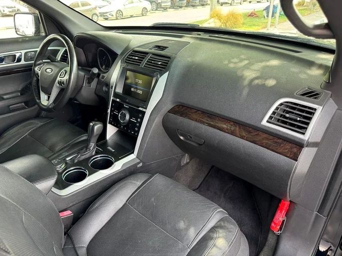 Подержанный Ford Explorer V, 3.7 л, 2011 в Дубае от Mirza Automobile FZE Черный цвет. Японская | AUTO.AE