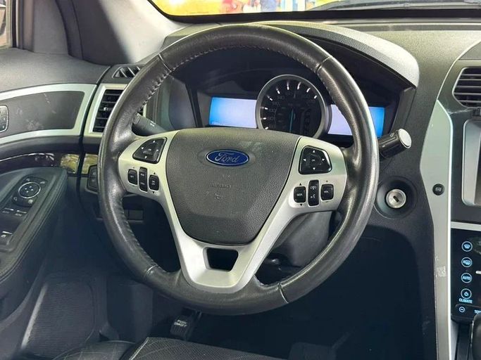 Подержанный Ford Explorer V, 3.7 л, 2011 в Дубае от Mirza Automobile FZE Черный цвет. Японская | AUTO.AE