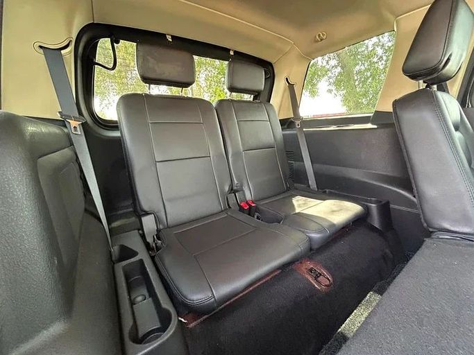 Used Ford Explorer IV, 4.0 l, 2010 in Dubai by Mirza Automobile FZE, Black color. Japanese Specs | AUTO.AE