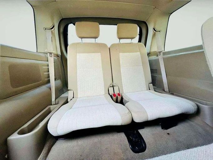 Подержанный Ford Explorer IV, 4.0 л, 2008 в Дубае от Mirza Automobile FZE Серебристый цвет. Японская | AUTO.AE