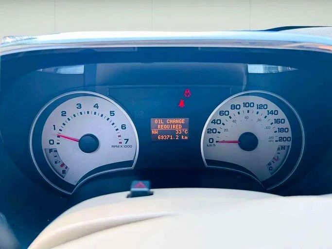 Подержанный Ford Explorer IV, 4.0 л, 2008 в Дубае от Mirza Automobile FZE Серебристый цвет. Японская | AUTO.AE