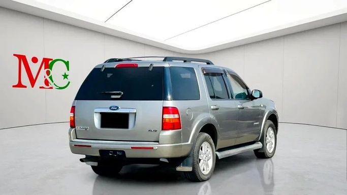 Подержанный Ford Explorer IV, 4.0 л, 2008 в Дубае от Mirza Automobile FZE Серебристый цвет. Японская | AUTO.AE