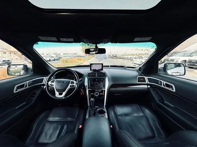 Подержанный Ford Explorer V, 3.5 л, 2012 в Дубае от Mirza Automobile FZE Белый цвет. Японская | AUTO.AE