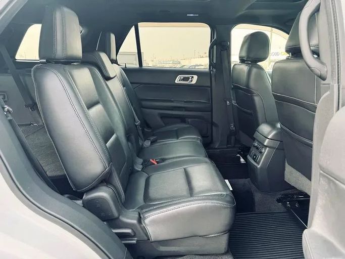 Подержанный Ford Explorer V, 3.5 л, 2012 в Дубае от Mirza Automobile FZE Белый цвет. Японская | AUTO.AE