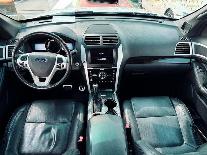 Подержанный Ford Explorer V, 2.0 л, 2015 в Дубае от Mirza Automobile FZE Белый цвет. Японская | AUTO.AE