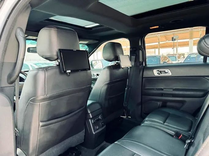 Подержанный Ford Explorer V, 2.0 л, 2015 в Дубае от Mirza Automobile FZE Белый цвет. Японская | AUTO.AE