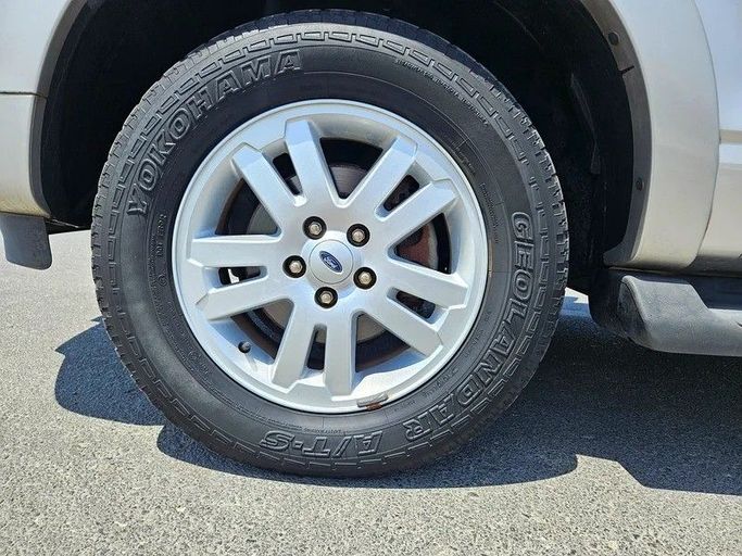 Used Ford Explorer IV, 4.0 l, 2007 in Dubai by Irfan Motors, Silver color. Japanese Specs | AUTO.AE