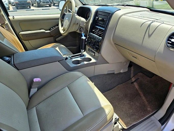 Used Ford Explorer IV, 4.0 l, 2007 in Dubai by Irfan Motors, Silver color. Japanese Specs | AUTO.AE