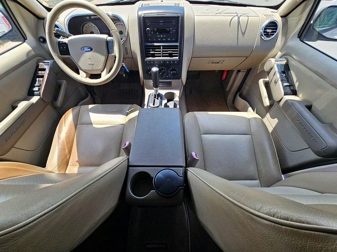 Used Ford Explorer IV, 4.0 l, 2007 in Dubai by Irfan Motors, Silver color. Japanese Specs | AUTO.AE