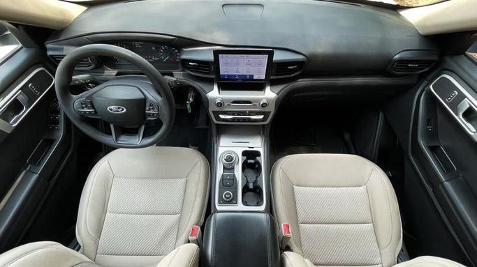 Used Ford Explorer VI Facelift (China Market), 2.3 l, 2022 in Dubai by Cariva Used Cars , White color. GCC Specs | AUTO.AE