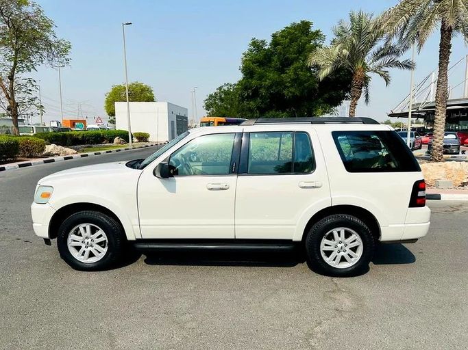 Used Ford Explorer IV, 4.0 l, 2010 in Dubai by First Choice Motors, White color. GCC Specs | AUTO.AE
