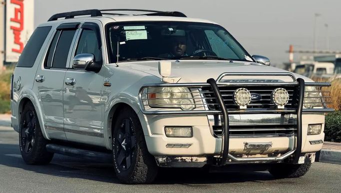 مستعملة Ford Explorer رابعاً, 4.0 l, 2010 في في دبي من Mirza Automobile FZE، اللون أبيض. المواصفات اليابانية | AUTO.AE | إعلان #260662
