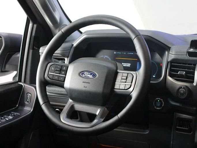 Новый Ford F-150 Lightning Standard Range I, 2025 в Дубае от Hot Wheel Used Motors Белый цвет. Other | AUTO.AE