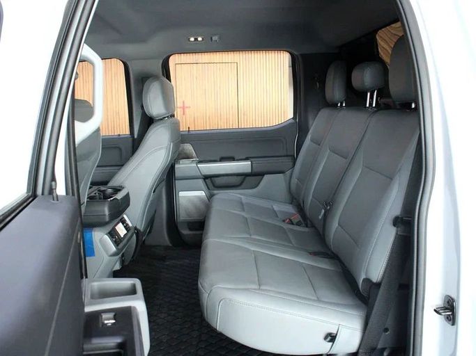 Новый Ford F-150 Lightning Standard Range I, 2025 в Дубае от Hot Wheel Used Motors Белый цвет. Other | AUTO.AE