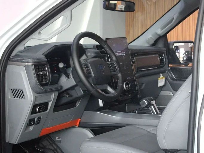 Новый Ford F-150 Lightning Standard Range I, 2025 в Дубае от Hot Wheel Used Motors Белый цвет. Other | AUTO.AE