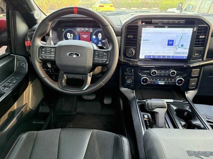 Подержанный Ford F-150 XIV, 3.0 л, 2023 в Дубае от Royal Motors Красный цвет. GCC | AUTO.AE