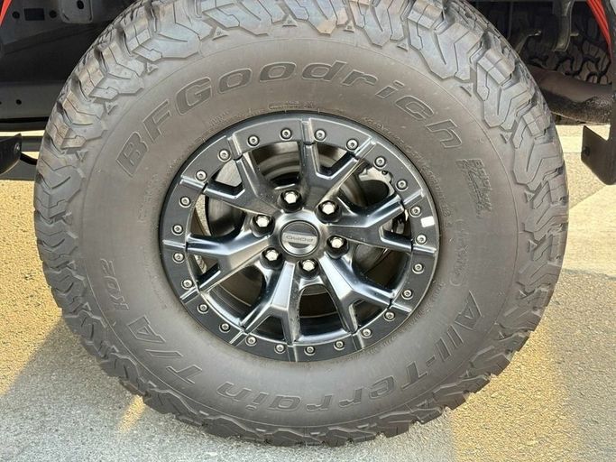 Подержанный Ford F-150 XIV, 3.0 л, 2023 в Дубае от Royal Motors Красный цвет. GCC | AUTO.AE