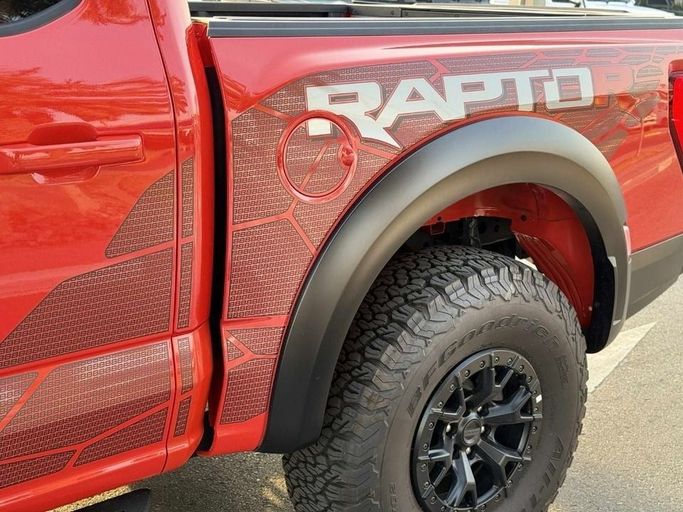 Подержанный Ford F-150 XIV, 3.0 л, 2023 в Дубае от Royal Motors Красный цвет. GCC | AUTO.AE
