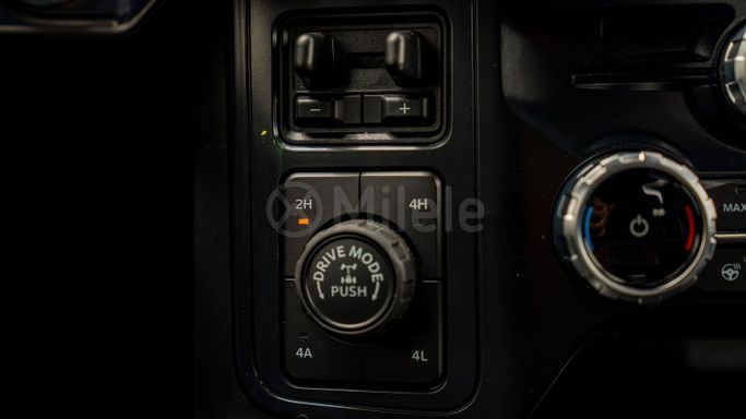 Новый Ford F-150 XIV Рестайлинг, 3.5 л, 2025 в Дубае от Milele Черный цвет. Other | AUTO.AE