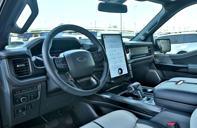 Новый Ford F-150 XIV, 3.5 л, 2023 в Дубае от Prestige motors Белый цвет. Other | AUTO.AE
