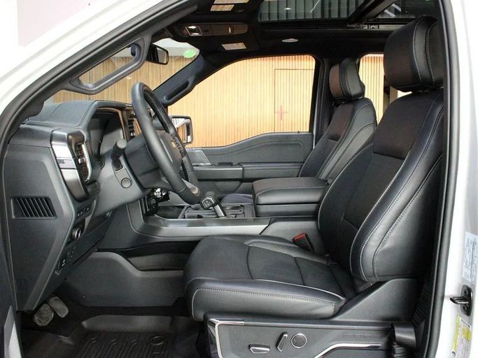 Подержанный Ford F-150 XIV Рестайлинг, 3.5 л, 2024 в Дубае от Hot Wheel Used Motors Белый цвет. Other | AUTO.AE