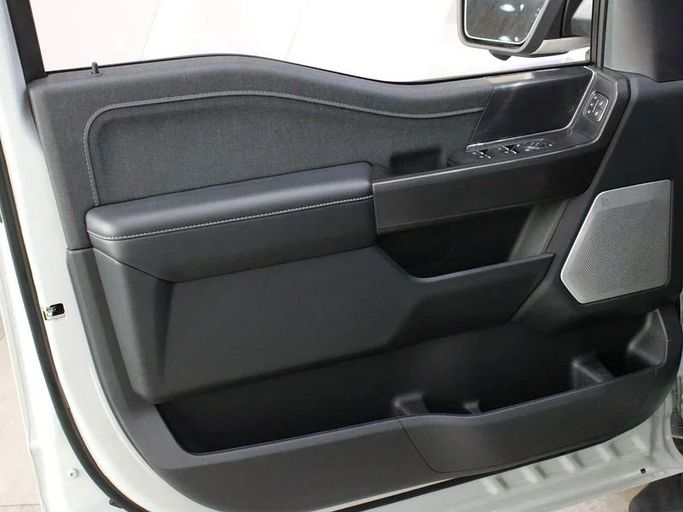 Подержанный Ford F-150 XIV Рестайлинг, 3.5 л, 2024 в Дубае от Hot Wheel Used Motors Белый цвет. Other | AUTO.AE