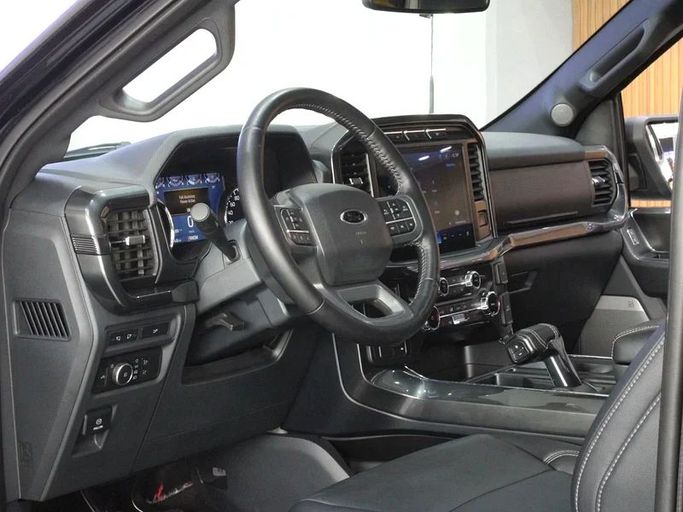 Подержанный Ford F-150 XIV, 5.0 л, 2022 в Дубае от Hot Wheel Used Motors Черный цвет. Other | AUTO.AE