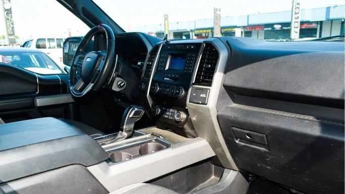 Подержанный Ford F-150 XIII Рестайлинг, 3.5 л, 2019 в Дубае от Al Falasi Motors Белый цвет. Other | AUTO.AE