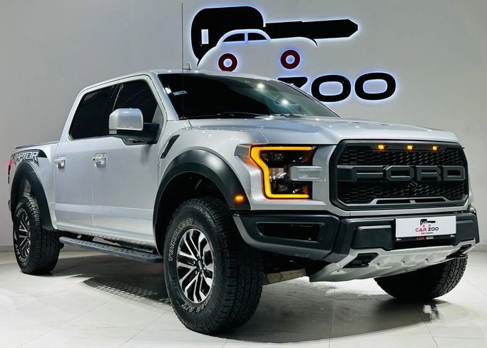 Подержанный Ford F-150 XIII Рестайлинг, 3.5 л, 2019 в Дубае от Carzoo Used Cars Trading Серебристый цвет. Канадская | AUTO.AE