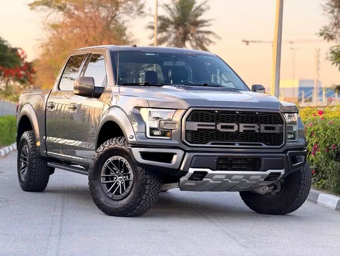 مستعملة Ford F-150 تجميل الوجه الثالث عشر, 3.5 l, 2020 في في دبي من Global Network Motors ، اللون رمادي. مواصفات الخليج | AUTO.AE | إعلان #252168