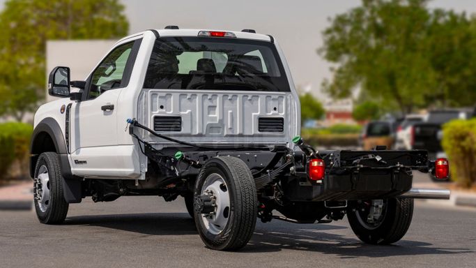 Новый Ford F-550 IV, 6.7 л, 2025 в Дубае от Milele Белый цвет. Other | AUTO.AE