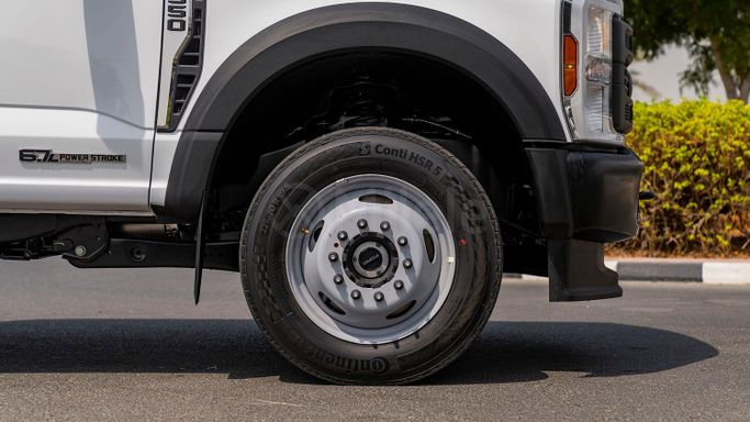 Новый Ford F-550 IV, 6.7 л, 2025 в Дубае от Milele Белый цвет. Other | AUTO.AE