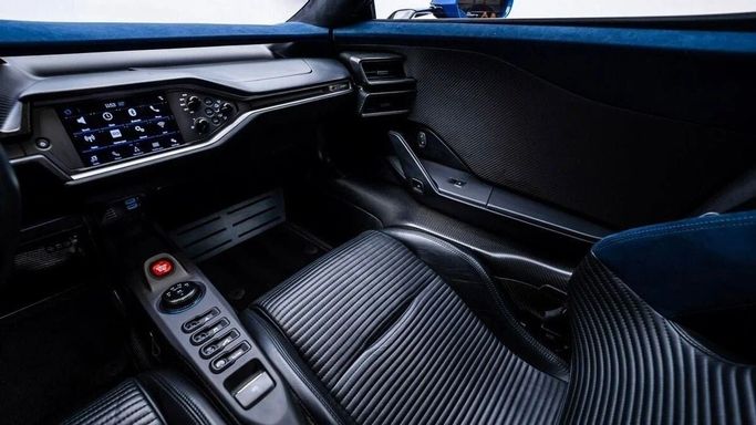 Подержанный Ford GT II, 3.5 л, 2018 в Дубае от Al Ain Class Motors Синий цвет. GCC | AUTO.AE