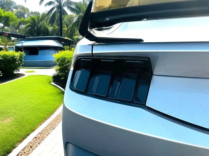 Подержанный Ford Mustang VII, 2.3 л, 2024 в Дубае от Andaleeb Cars Серый цвет. Американская | AUTO.AE